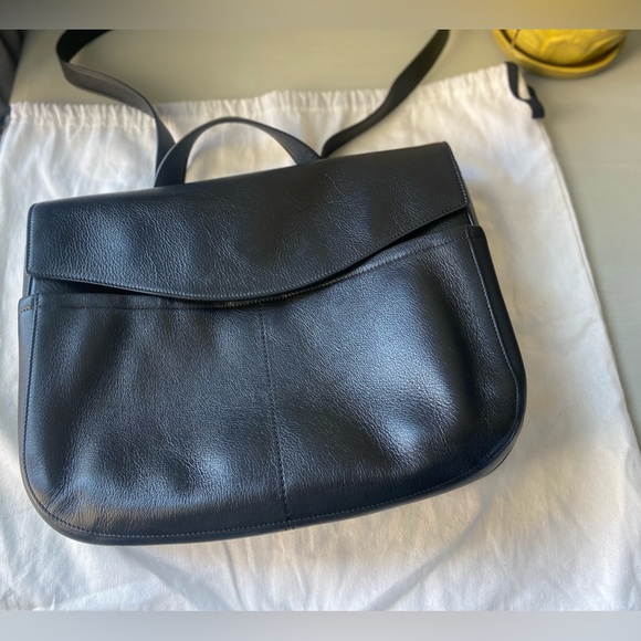 Cuyana Convertible Satchel 13-inch Black Pebbled Leather - Picture 8 of 16